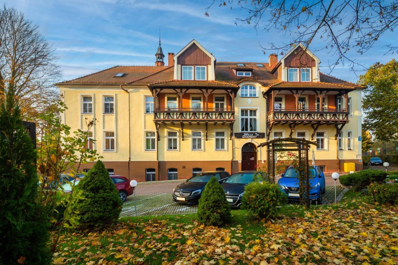 Bed and Breakfast Willa Diament à Kudowa-Zdrój Extérieur photo